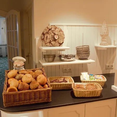 Gaestehaus Ploenlein - Goldener Hirsch Rothenburg ホテル ローテンブルク・オプ・デア・タウバー