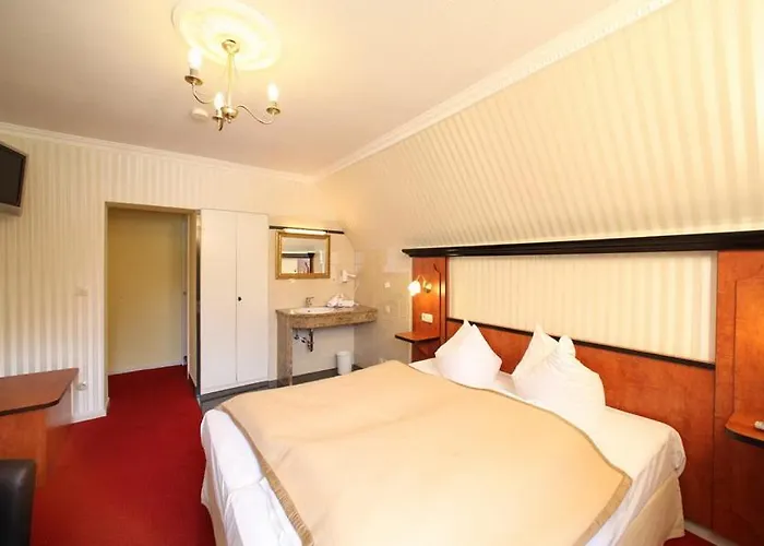 Gaestehaus Ploenlein - Goldener Hirsch Rothenburg *