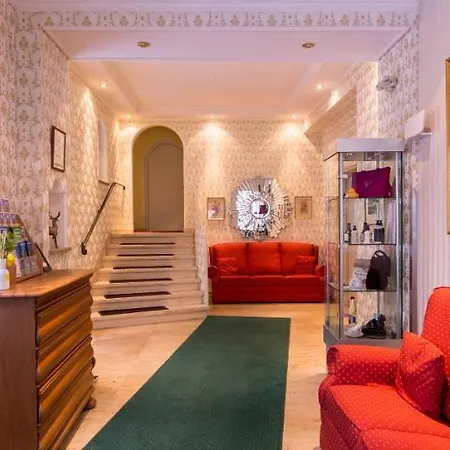 Gaestehaus Ploenlein - Goldener Hirsch Rothenburg Ротенбург-на-Таубері