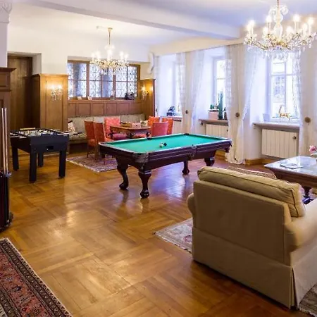 Gaestehaus Ploenlein - Goldener Hirsch Rothenburg Готель