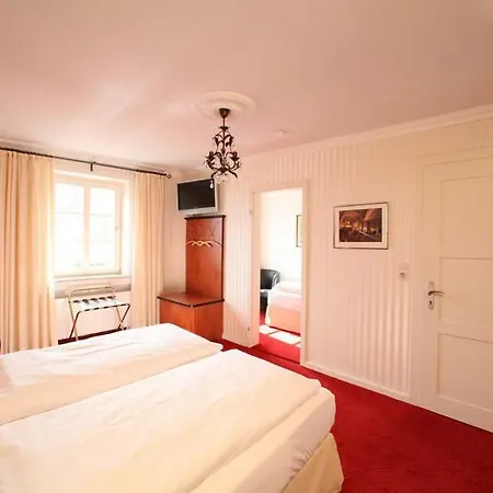 Отель Gaestehaus Ploenlein - Goldener Hirsch Rothenburg