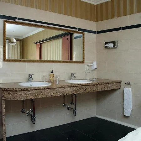 Отель Gaestehaus Ploenlein - Goldener Hirsch Rothenburg