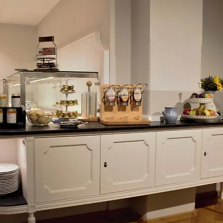 Gaestehaus Ploenlein - Goldener Hirsch Rothenburg Hotel *