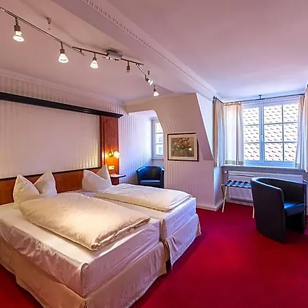 Отель Gaestehaus Ploenlein - Goldener Hirsch Rothenburg Ротенбург-на-Таубере