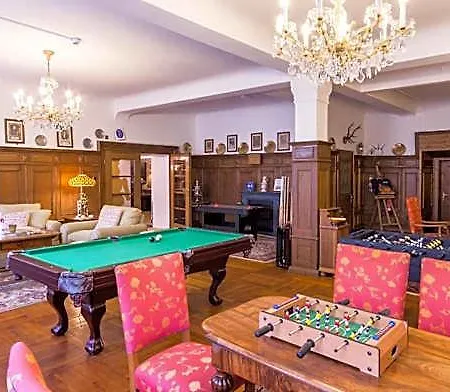 Gaestehaus Ploenlein - Goldener Hirsch Rothenburg Отель Ротенбург-на-Таубере