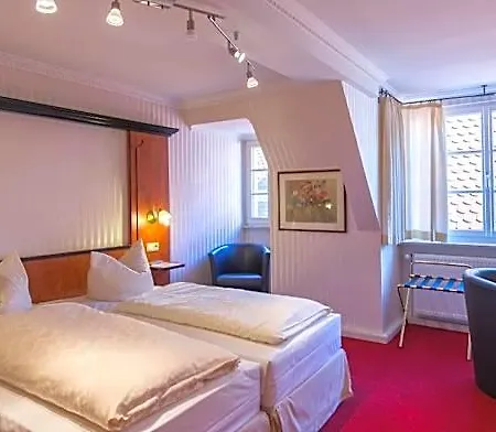 Отель Gaestehaus Ploenlein - Goldener Hirsch Rothenburg *