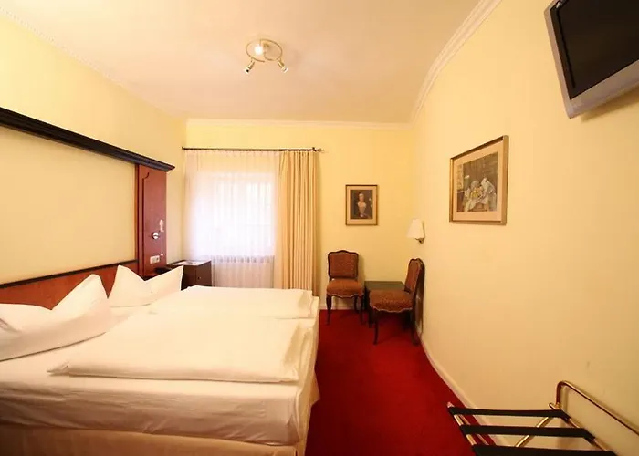 Gaestehaus Ploenlein - Goldener Hirsch Rothenburg Hotel *