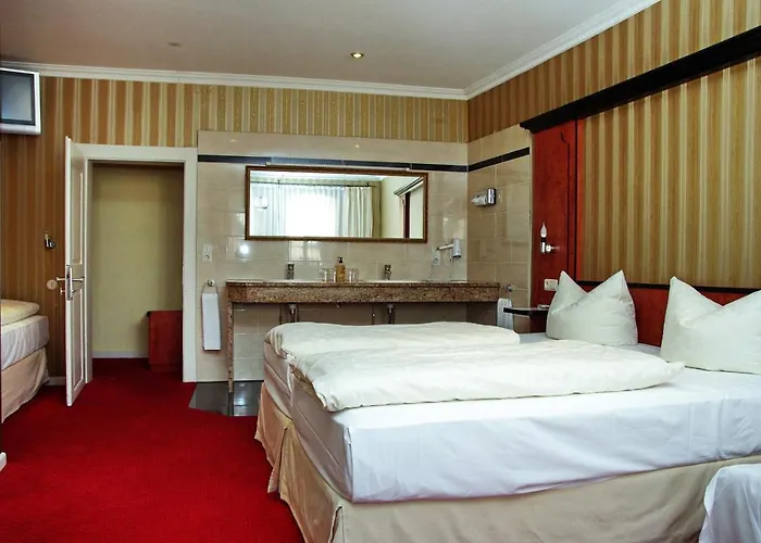 Gaestehaus Ploenlein - Goldener Hirsch Rothenburg Hotel