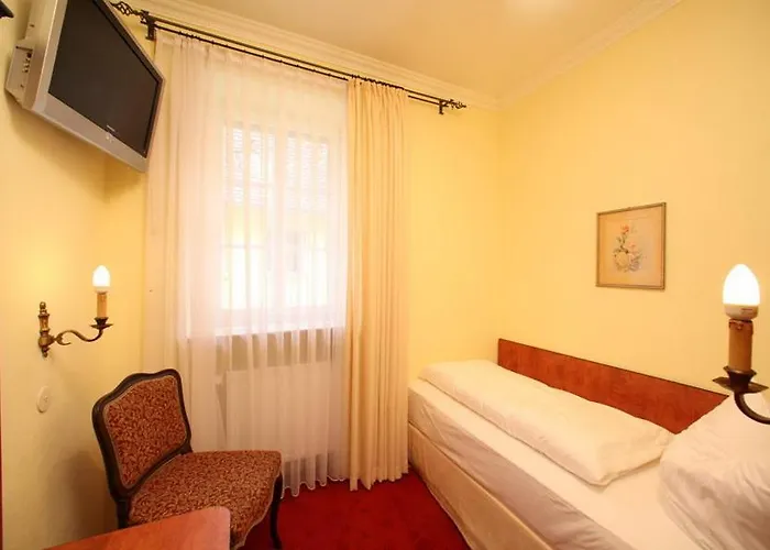 Gaestehaus Ploenlein - Goldener Hirsch Rothenburg Hotel Rothenburg ob der Tauber